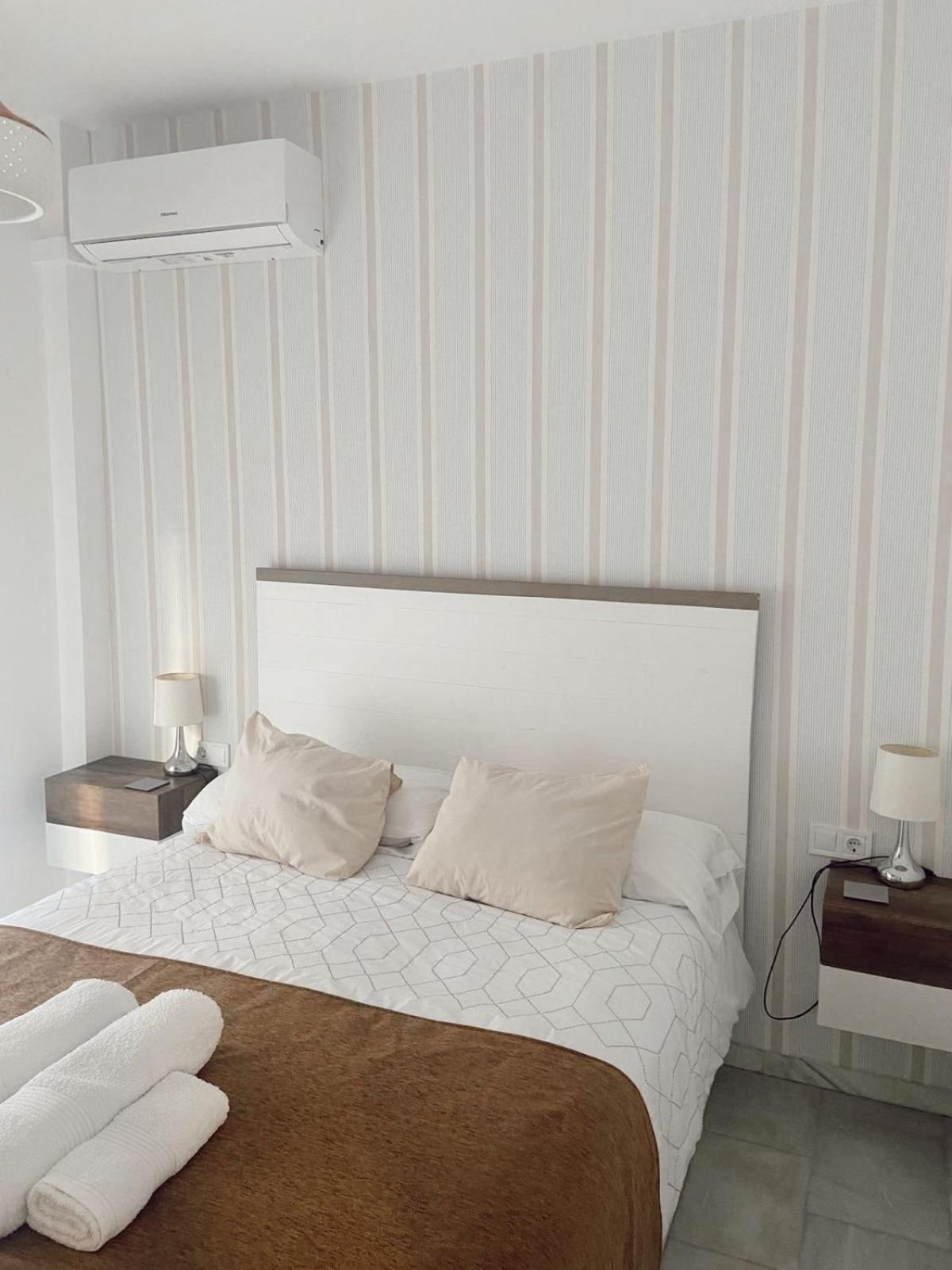 Apartamento Melina Arlu - Barrio La Victoria Malaga Ngoại thất bức ảnh